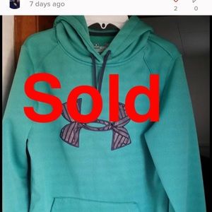 Under Armor Women’s Hoodie ~ Women’s M